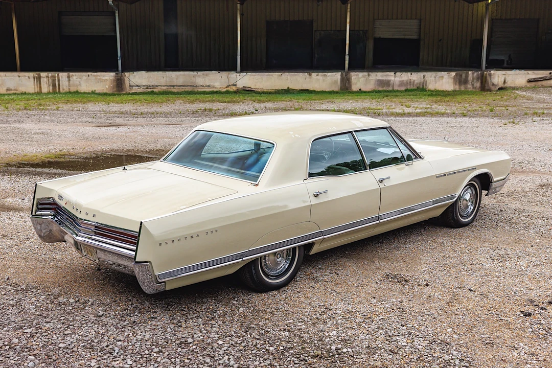 1965 Buick Electra - Image 11 of 31
