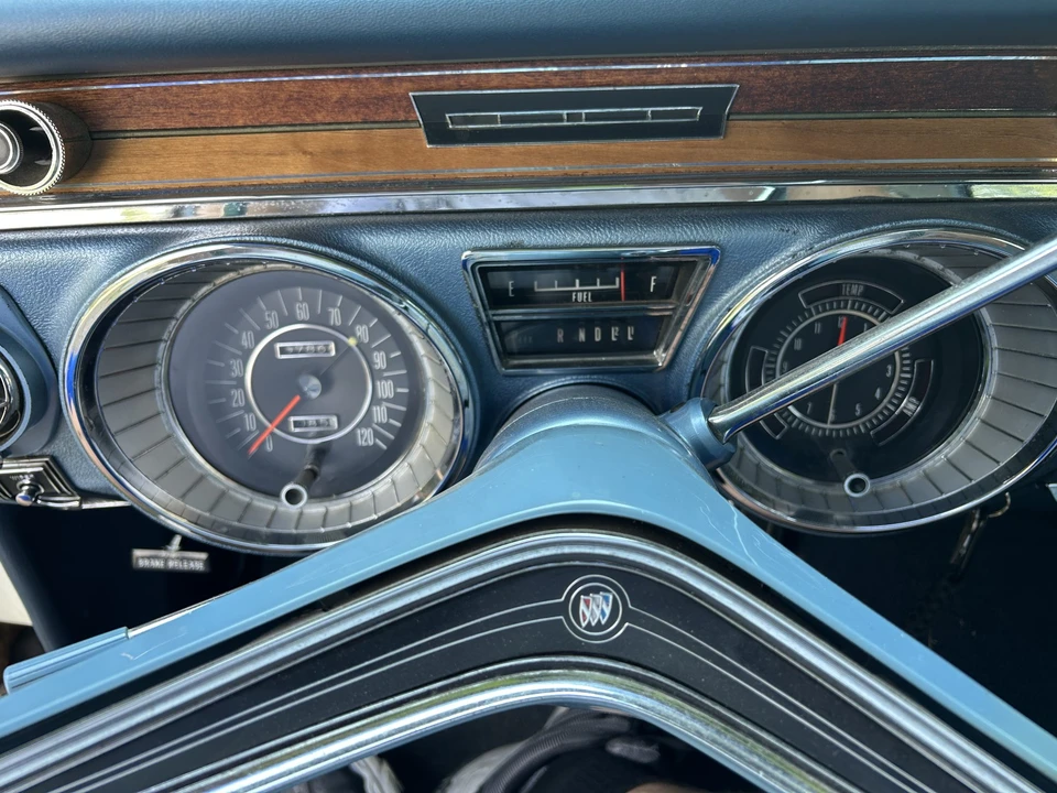 1965 Buick Electra - Image 22 of 31