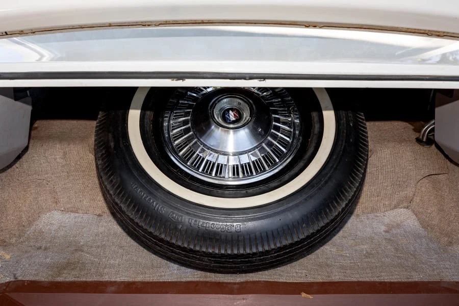 1965 Buick Electra - Image 23 of 24