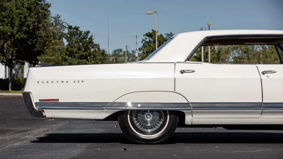1965 Buick Electra - Image 7 of 24