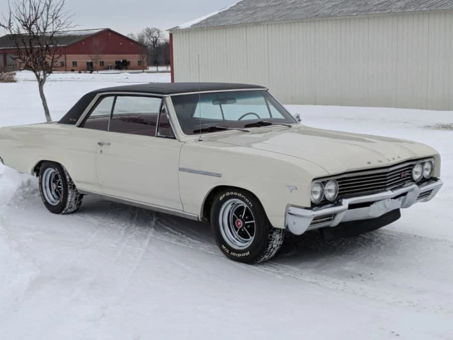 1965 Buick Gran Sport - Image 9 of 10