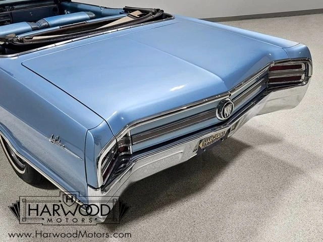 1965 Buick LeSabre - Image 21 of 31