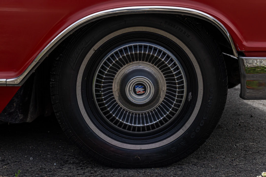 1965 Buick LeSabre - Image 22 of 31