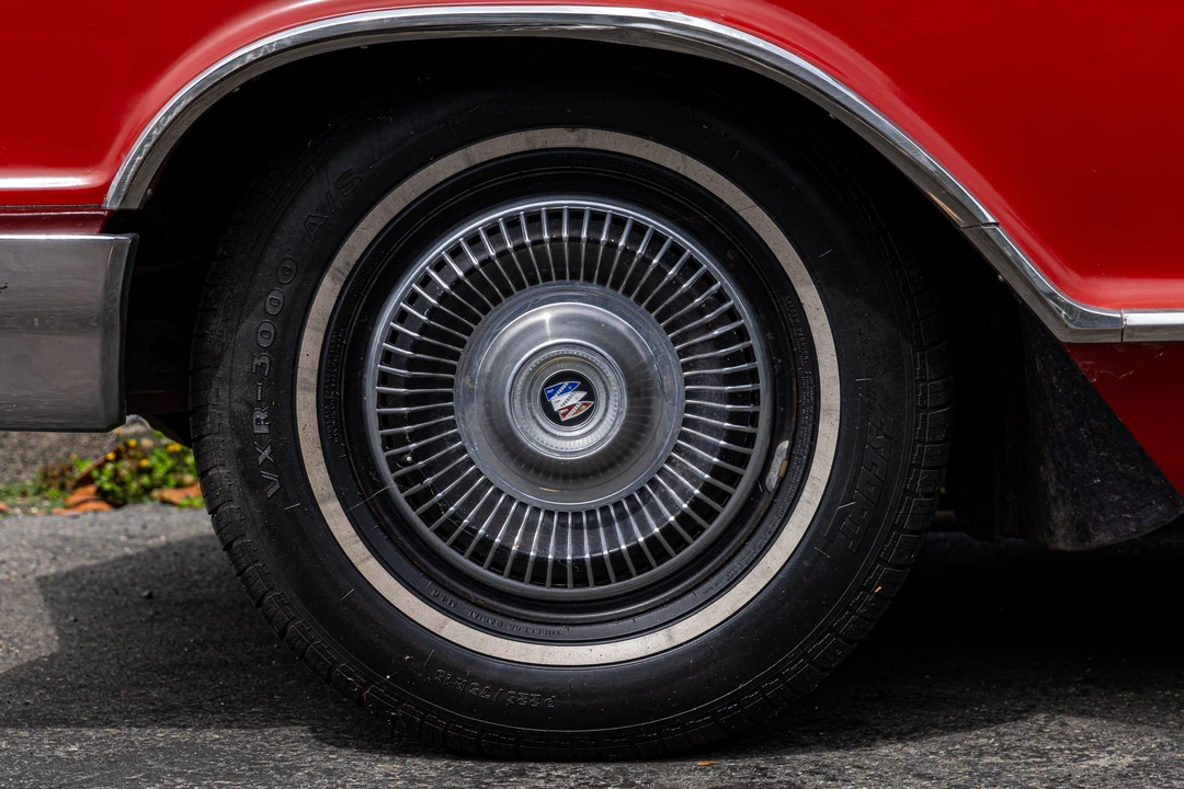 1965 Buick LeSabre - Image 24 of 31