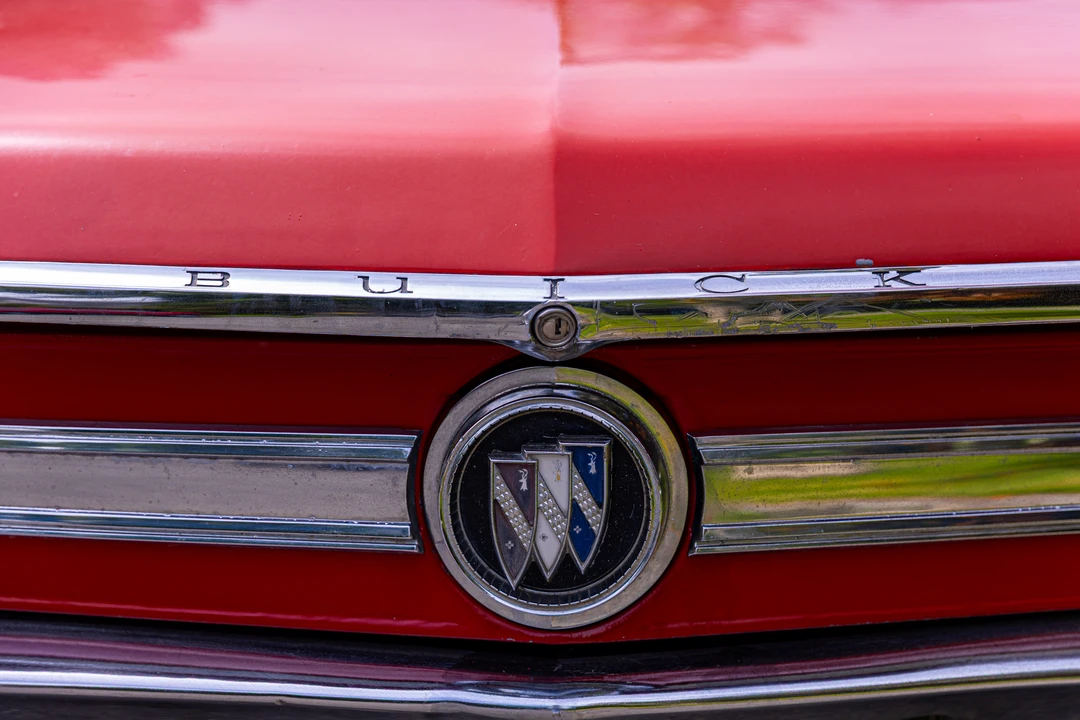 1965 Buick LeSabre - Image 21 of 31