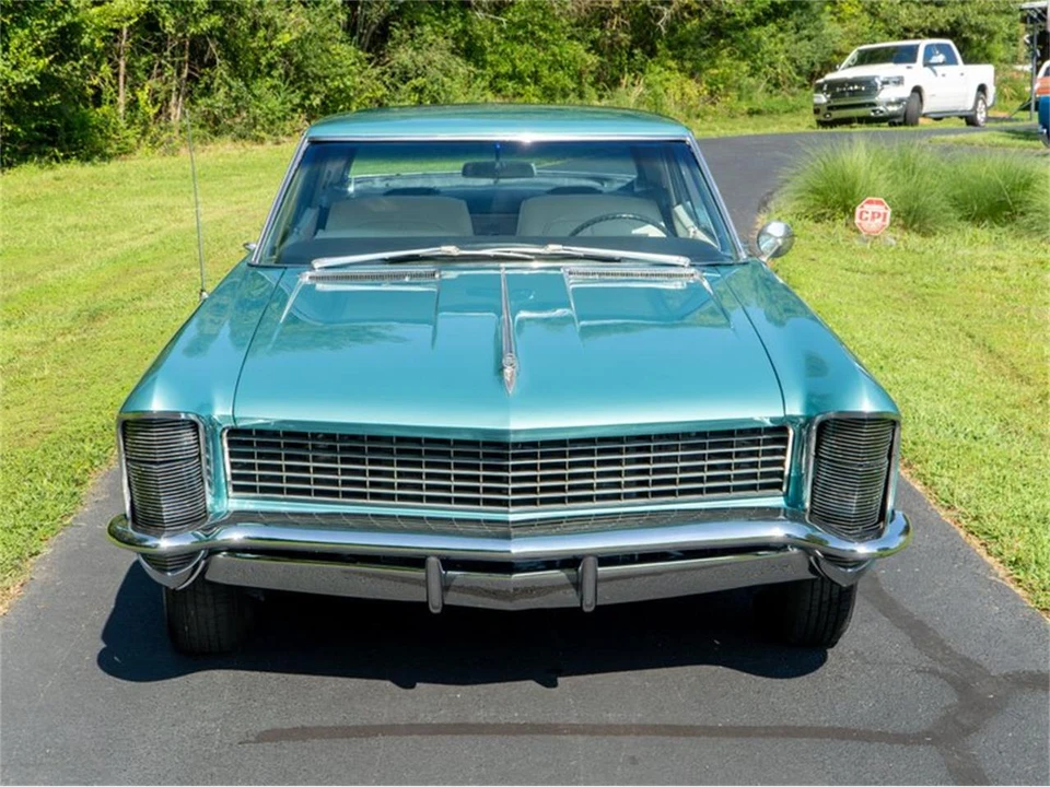 1965 Buick Riviera 1st Gen - Image 17 of 31
