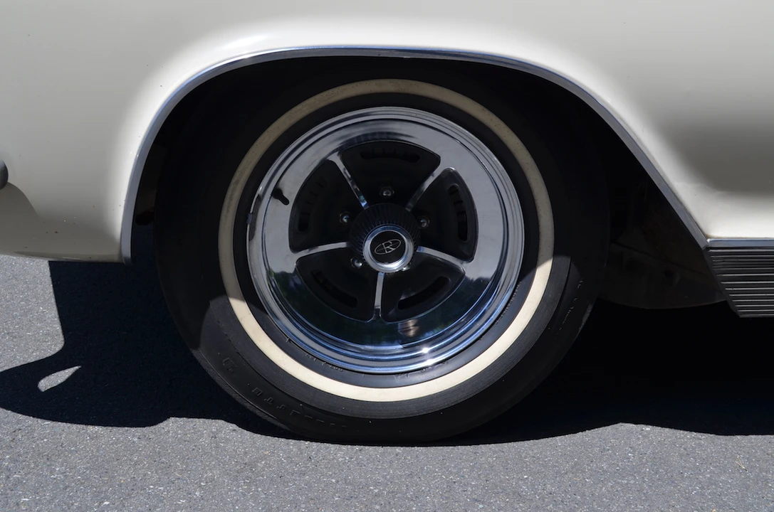 1965 Buick Riviera 1st Gen - Image 16 of 31