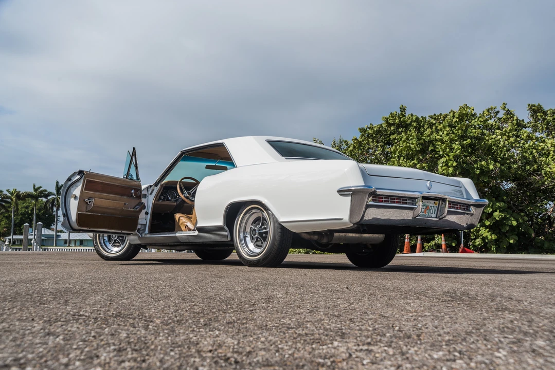 1965 Buick Riviera 1st Gen - Image 16 of 31