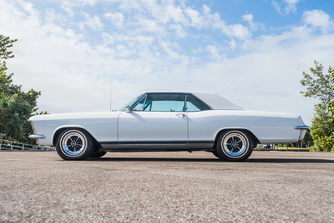 1965 Buick Riviera 1st Gen - Image 23 of 31