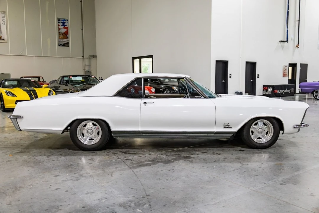 1965 Buick Riviera GS 1st Gen - Image 23 of 31