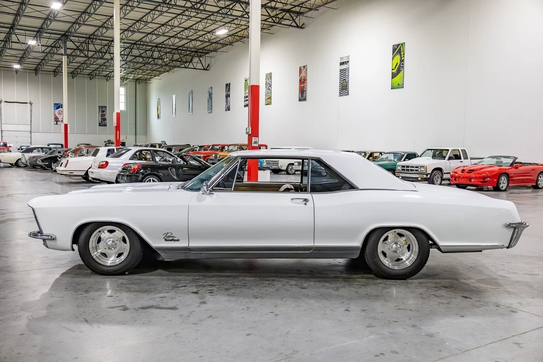 1965 Buick Riviera GS 1st Gen - Image 19 of 31