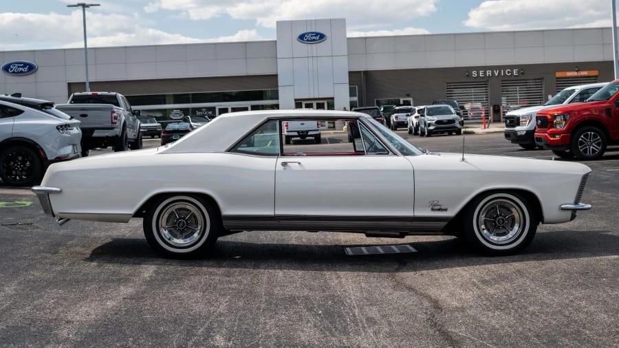 1965 Buick Riviera GS 1st Gen - Image 16 of 31