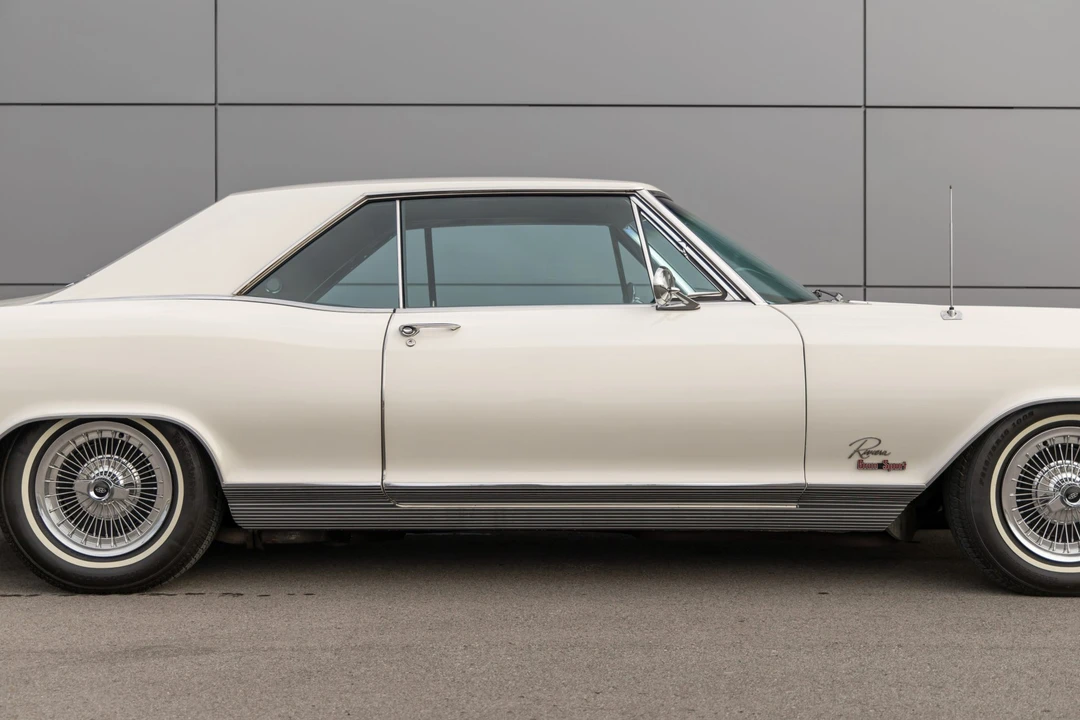 1965 Buick Riviera GS 1st Gen - Image 11 of 31