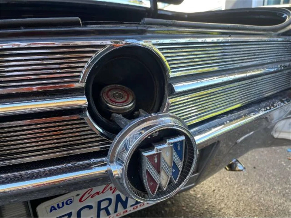 1965 Buick Wildcat - Image 9 of 23