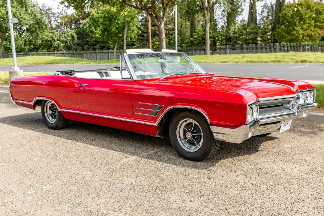 1965 Buick Wildcat - Image 10 of 31
