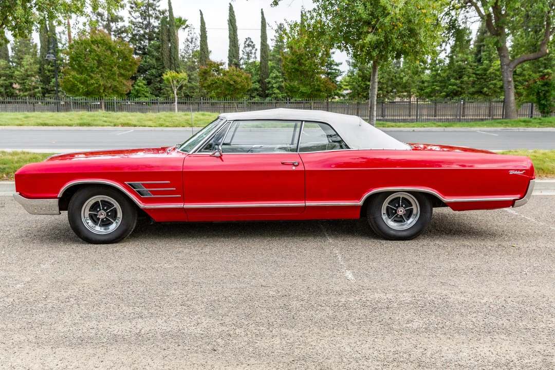 1965 Buick Wildcat - Image 13 of 31