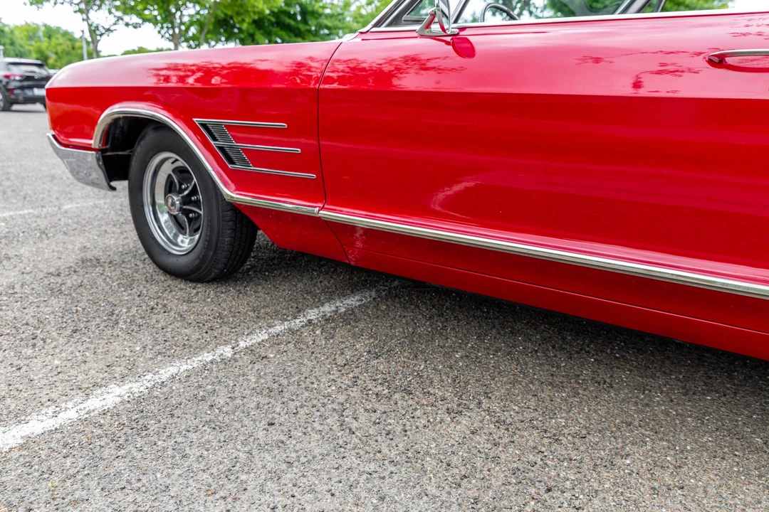 1965 Buick Wildcat - Image 30 of 31