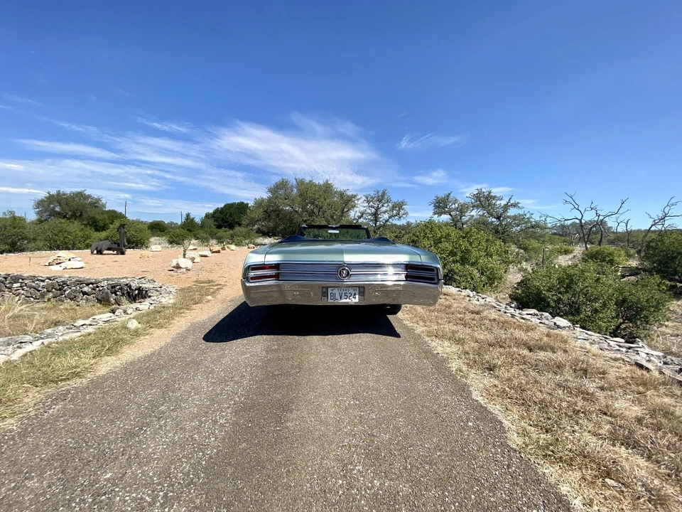 1965 Buick Wildcat - Image 6 of 31