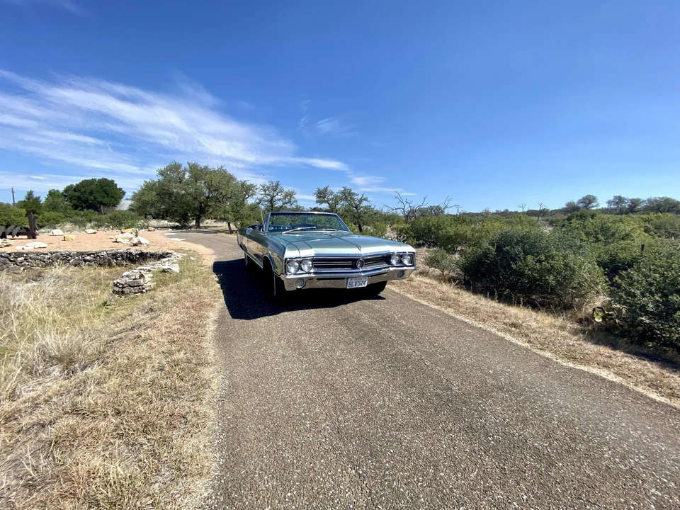1965 Buick Wildcat - Image 11 of 31