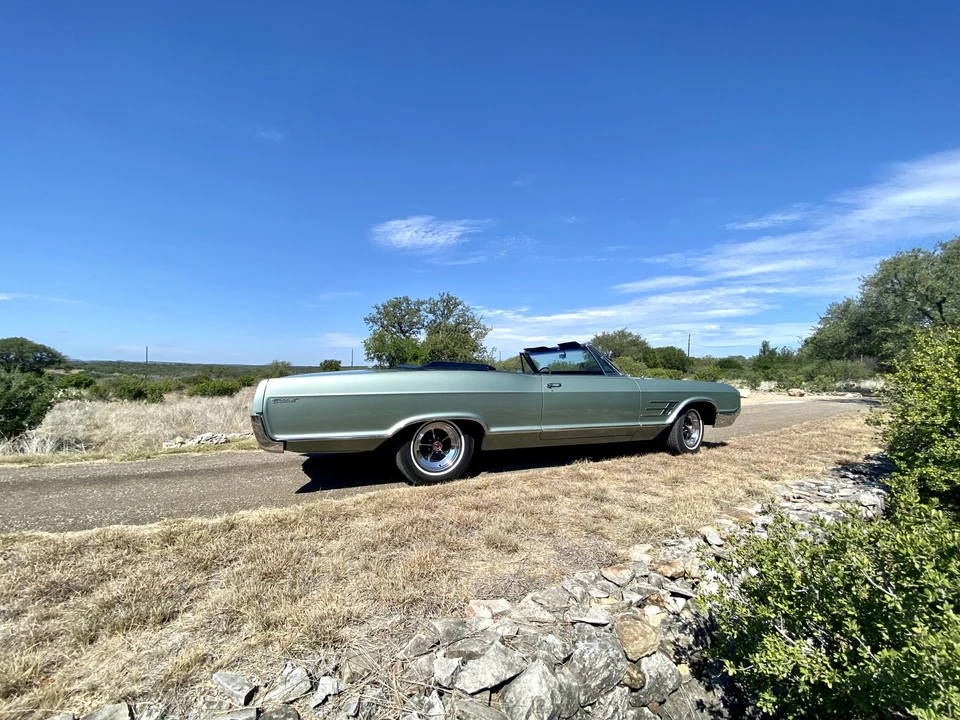1965 Buick Wildcat - Image 9 of 31