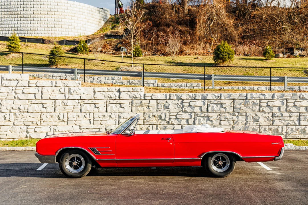 1965 Buick Wildcat - Image 8 of 31