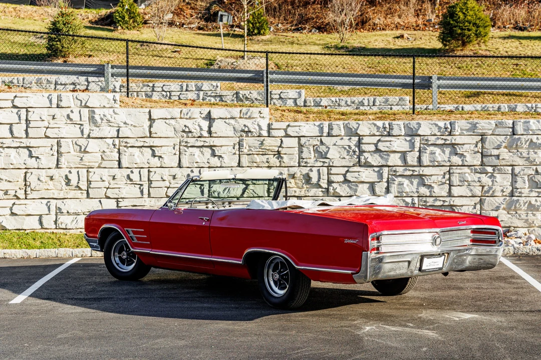 1965 Buick Wildcat - Image 10 of 31