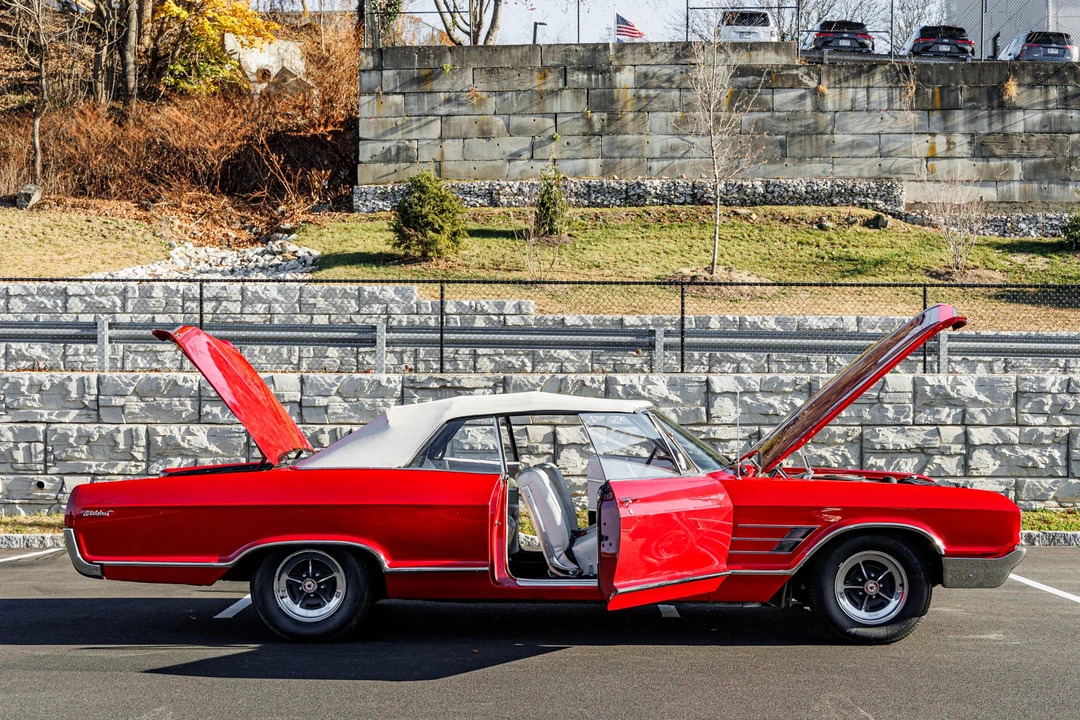 1965 Buick Wildcat - Image 16 of 31