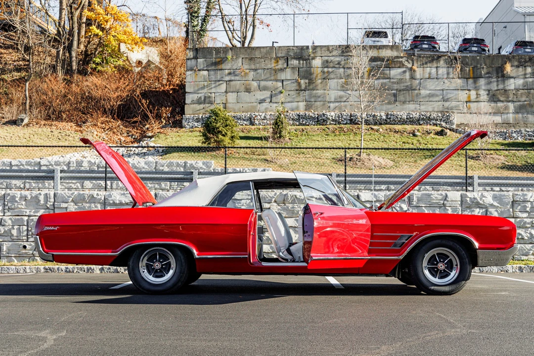 1965 Buick Wildcat - Image 17 of 31