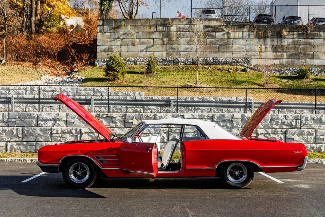 1965 Buick Wildcat - Image 18 of 31