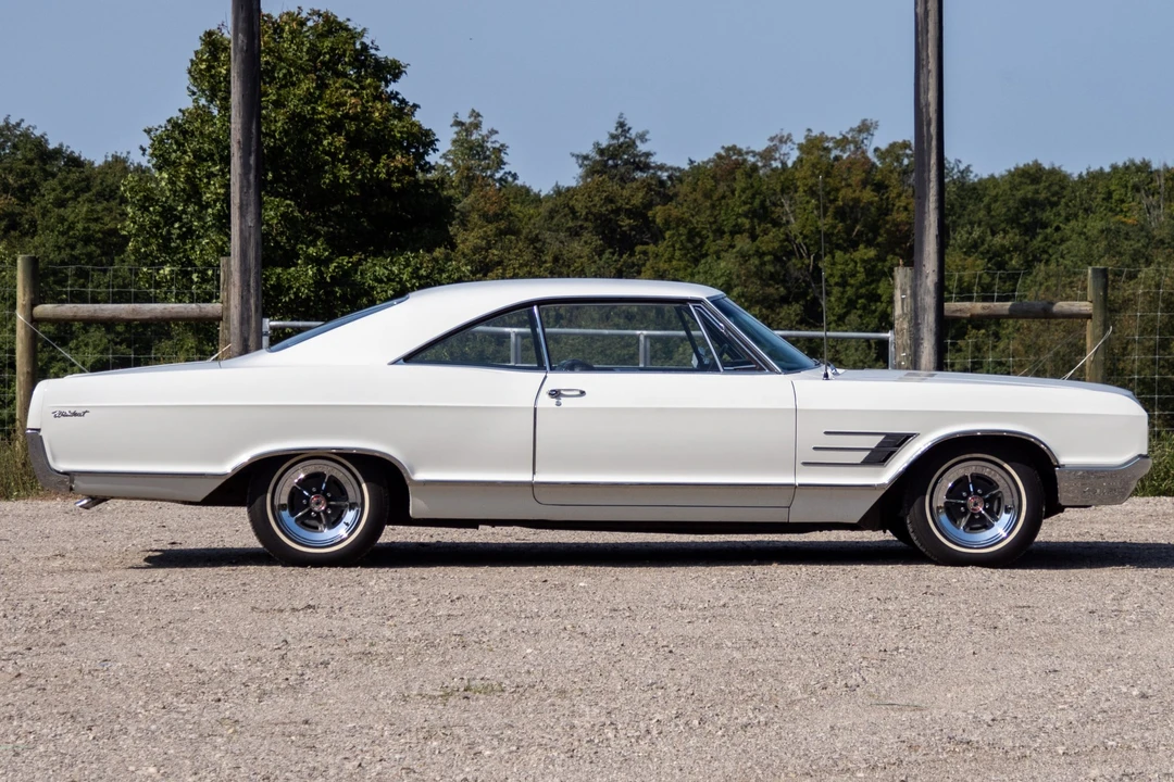 1965 Buick Wildcat - Image 7 of 31