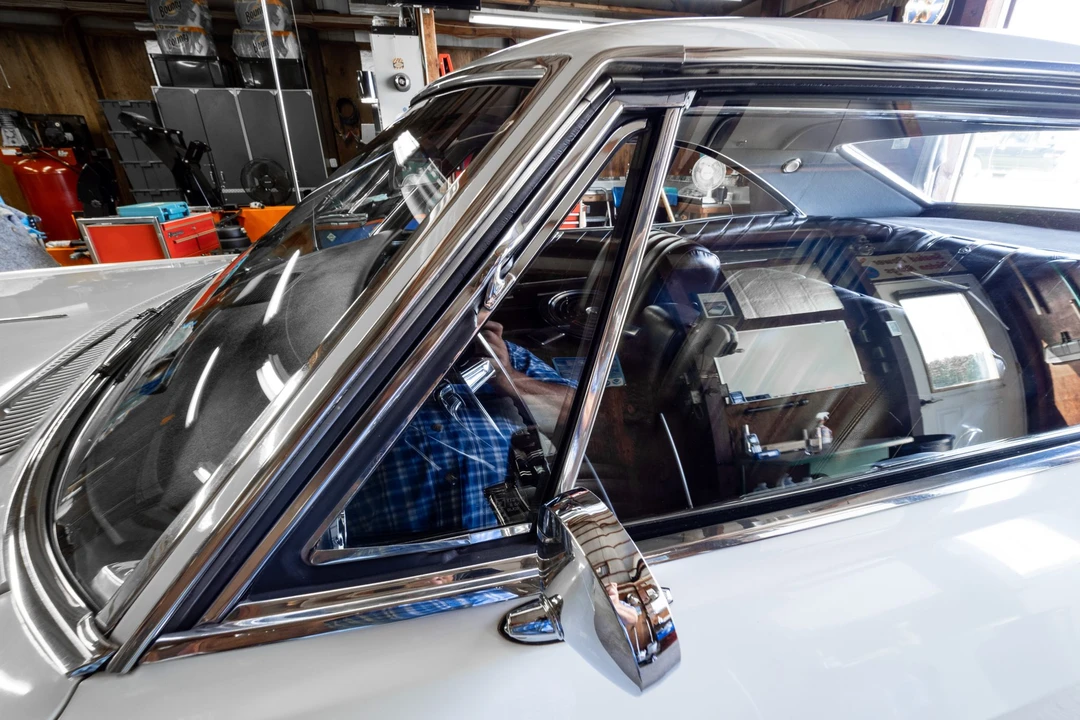 1965 Buick Wildcat - Image 24 of 31