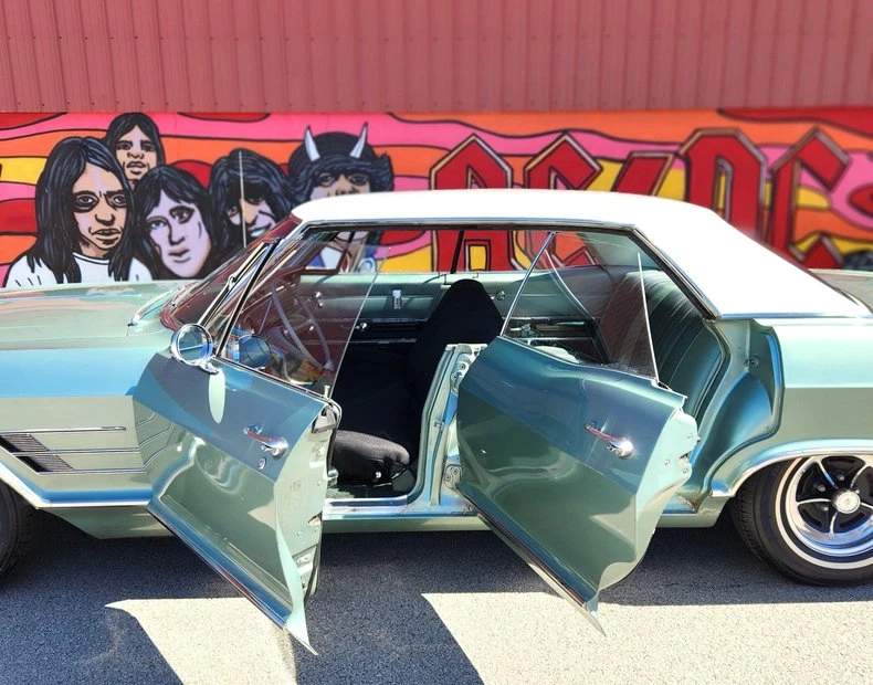 1965 Buick Wildcat - Image 12 of 21
