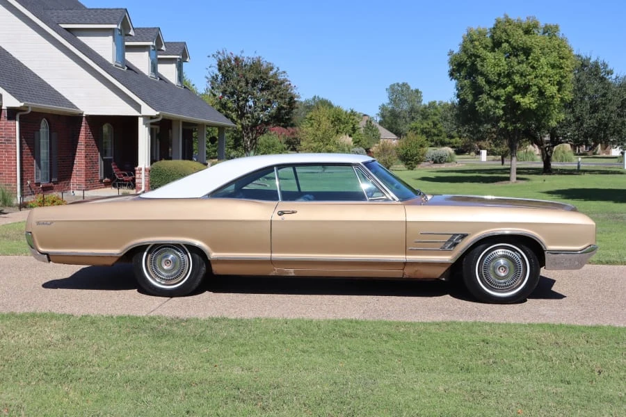 1965 Buick Wildcat - Image 2 of 9
