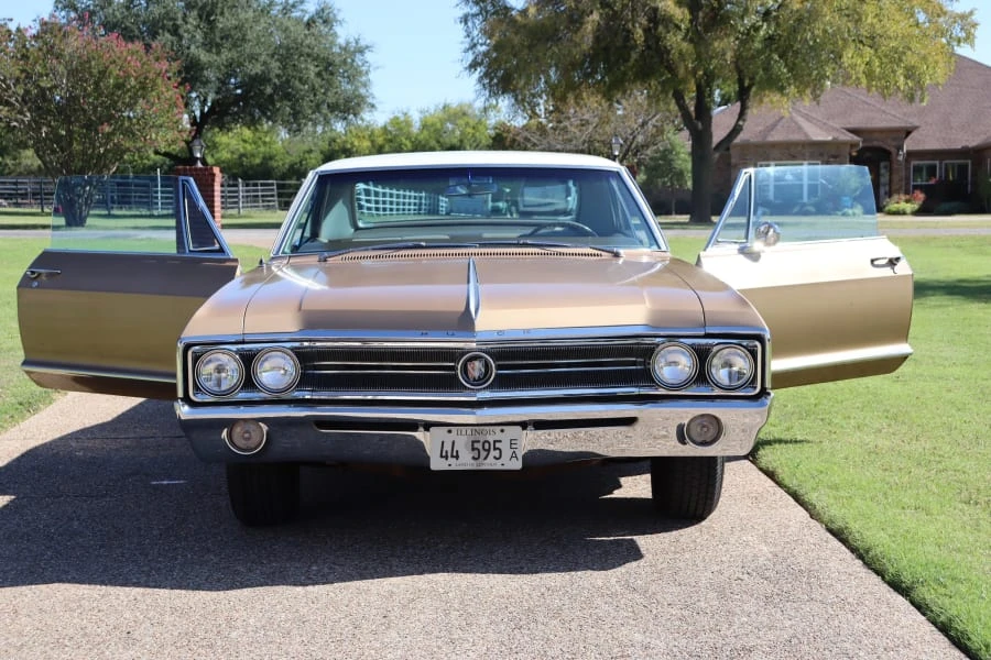 1965 Buick Wildcat - Image 9 of 9