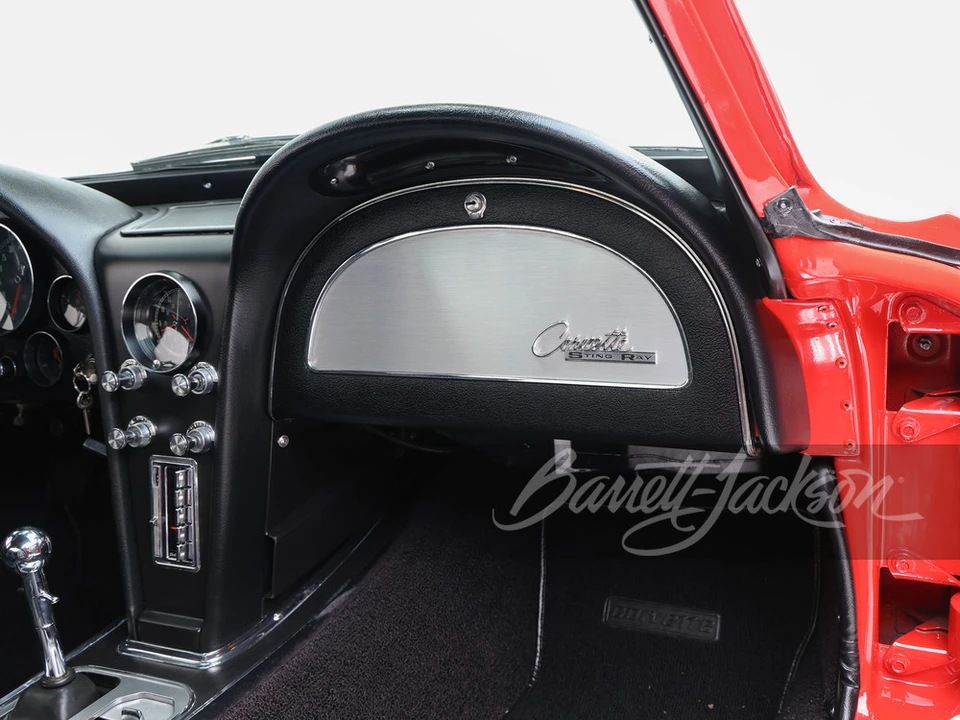 1965 Chevrolet Corvette C2 - Image 13 of 31