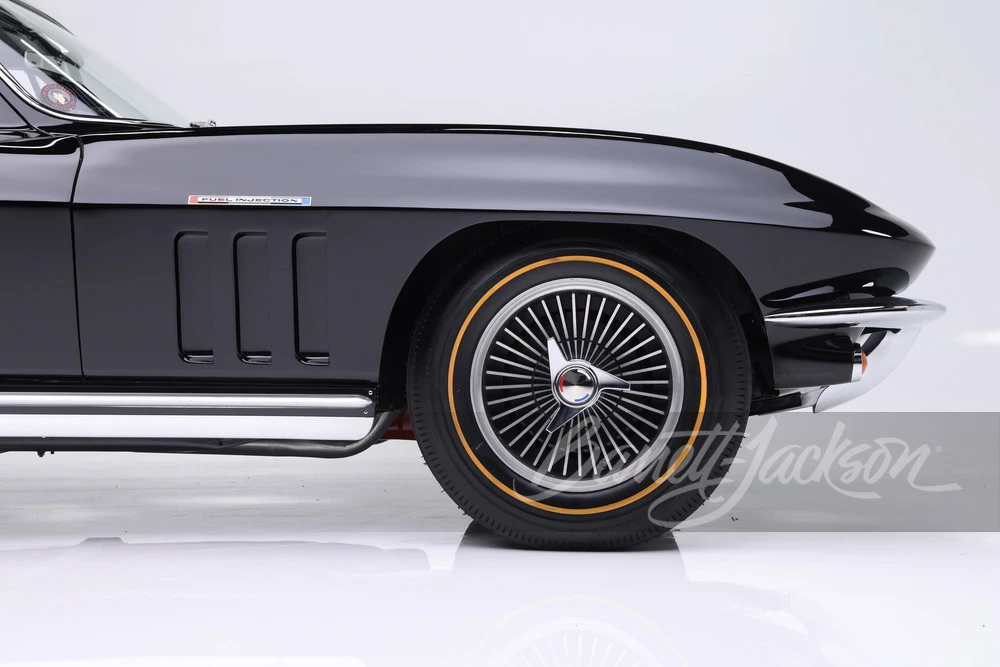 1965 Chevrolet Corvette C2 - Image 23 of 31