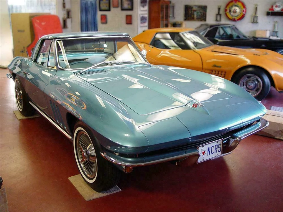 1965 Chevrolet Corvette C2 - Image 2 of 5