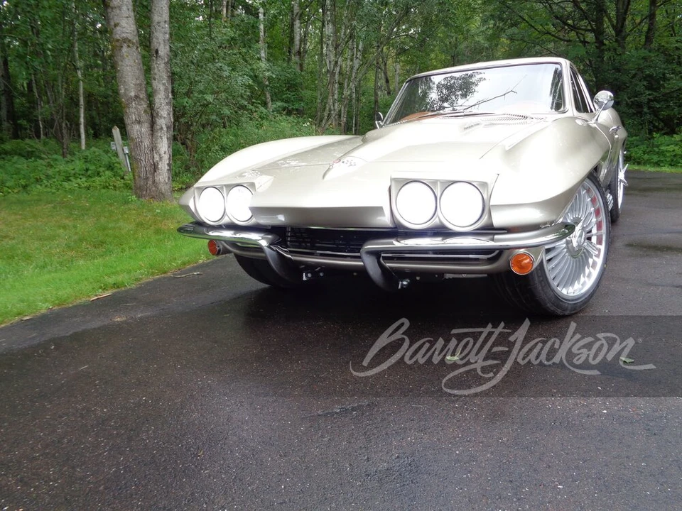 1965 Chevrolet Corvette C2 - Image 4 of 21