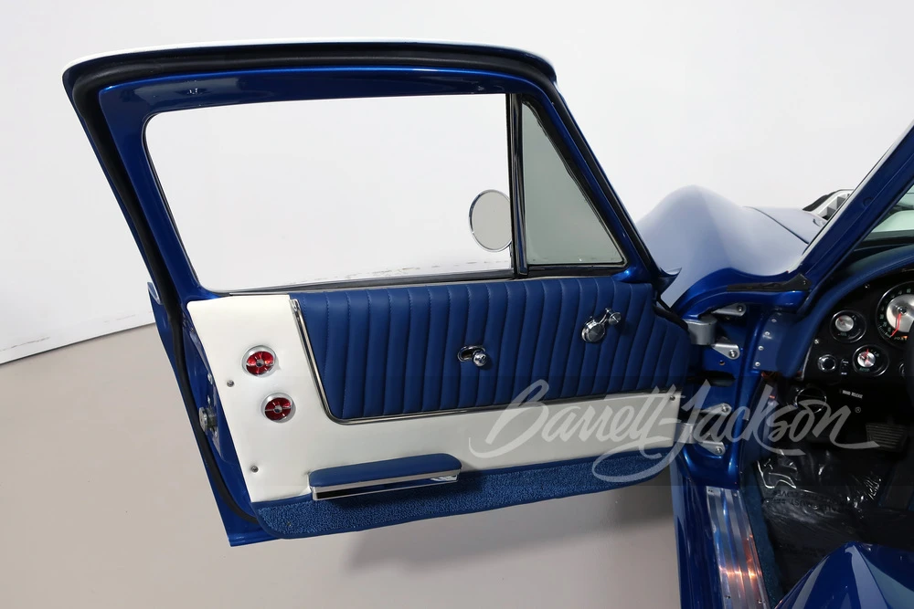 1965 Chevrolet Corvette C2 - Image 25 of 31