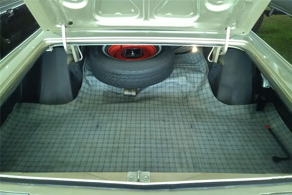 1965 Chrysler Newport - Image 7 of 9