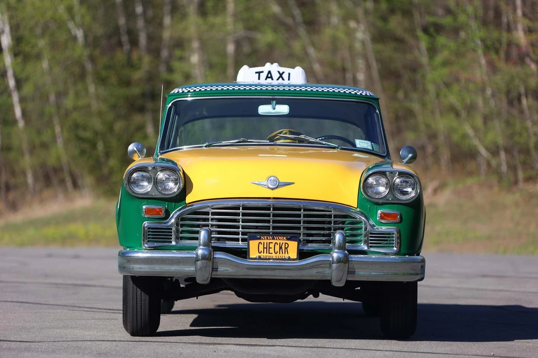 1965 Checker - Image 8 of 31