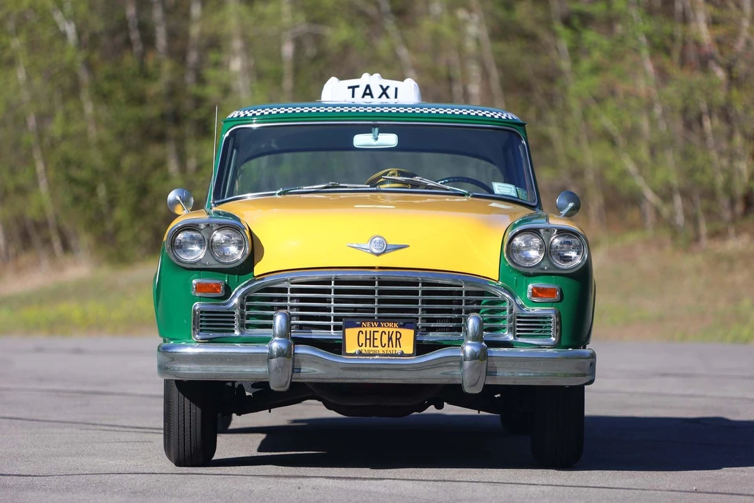 1965 Checker - Image 9 of 31