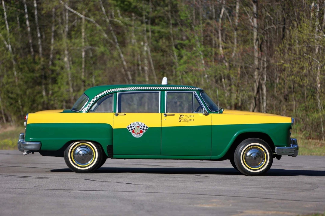 1965 Checker - Image 11 of 31