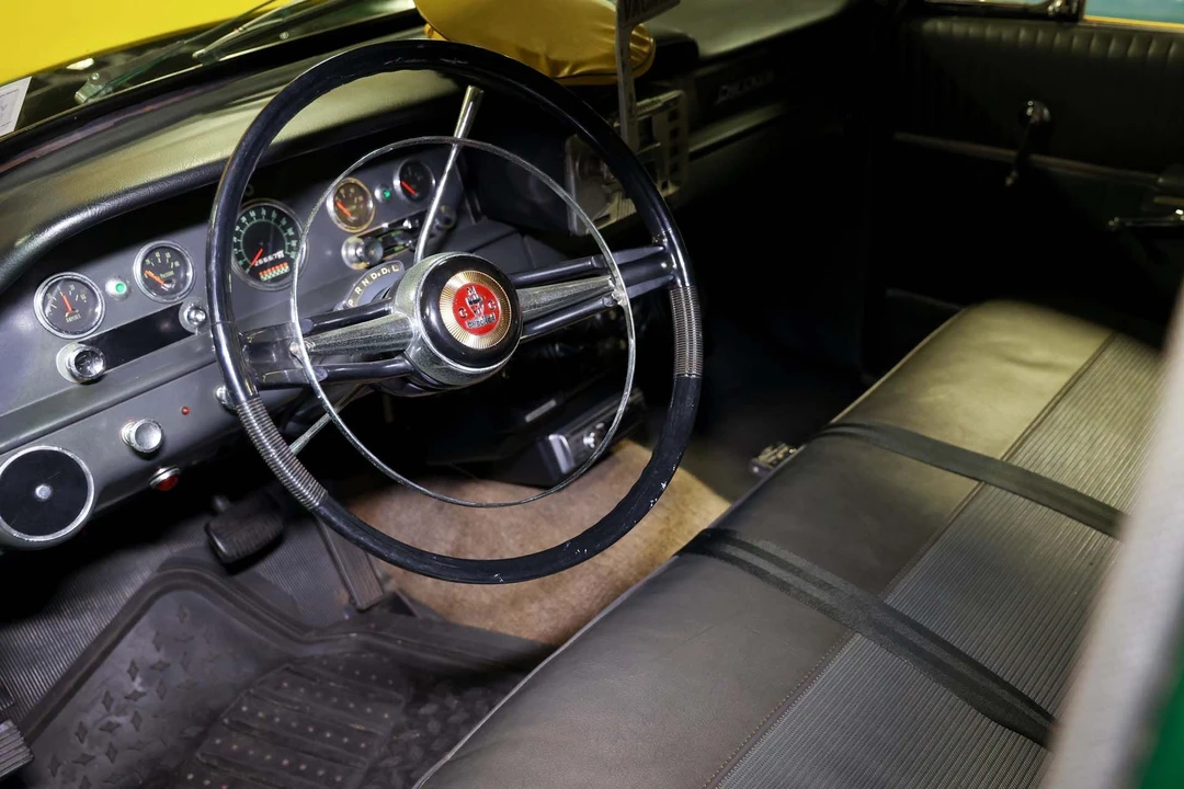 1965 Checker - Image 16 of 31