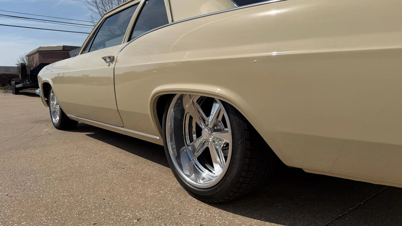 1965 Chevrolet Biscayne - Image 12 of 31