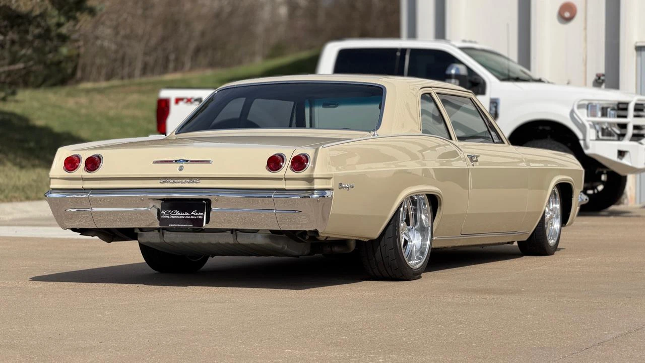 1965 Chevrolet Biscayne - Image 14 of 31