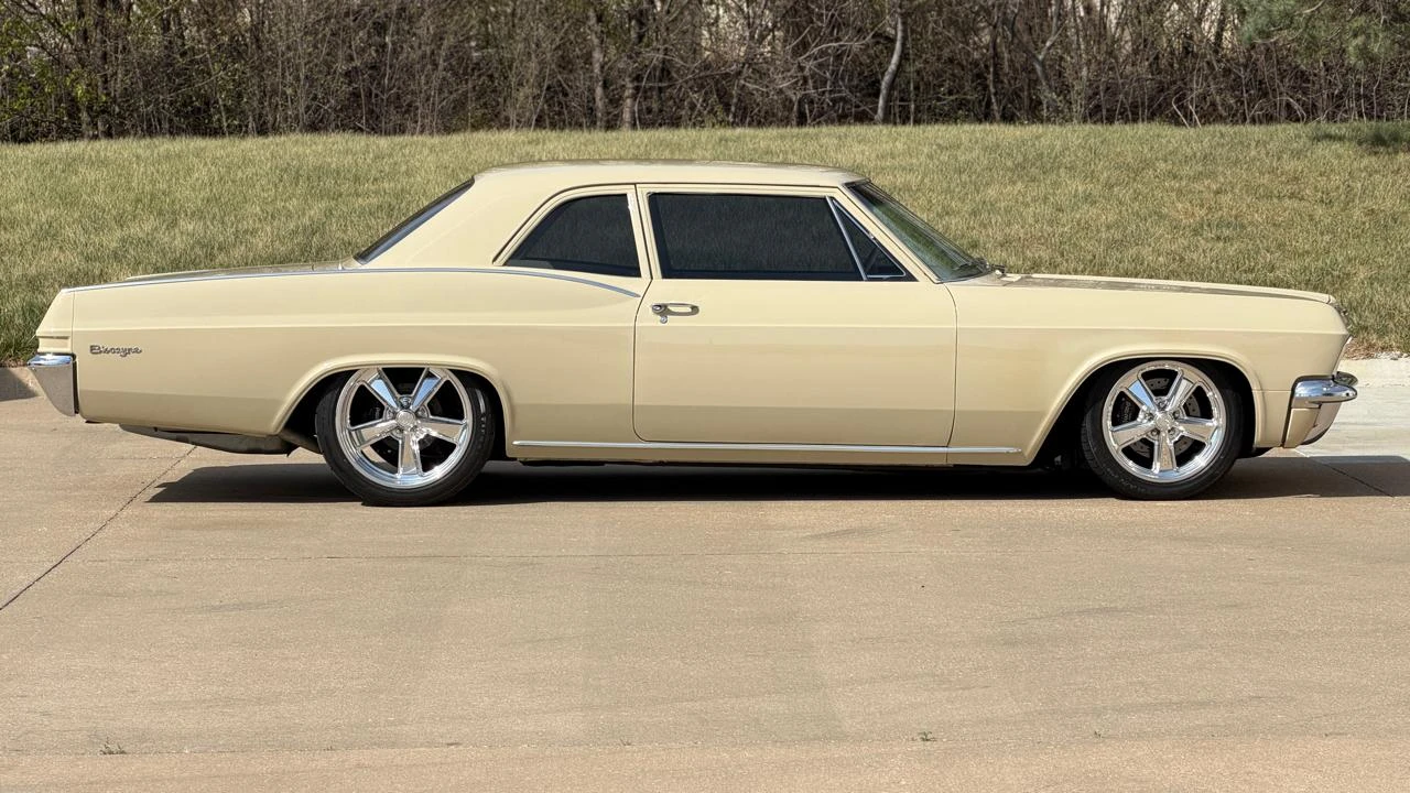1965 Chevrolet Biscayne - Image 16 of 31