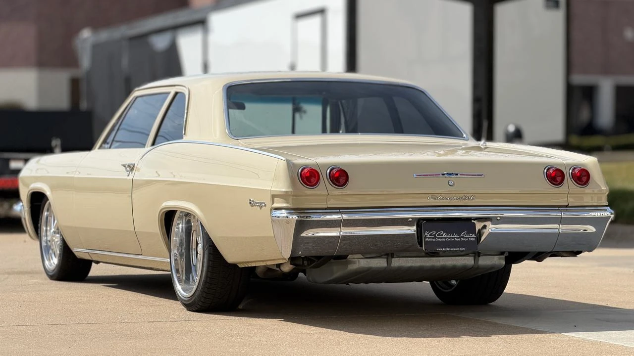 1965 Chevrolet Biscayne - Image 11 of 31
