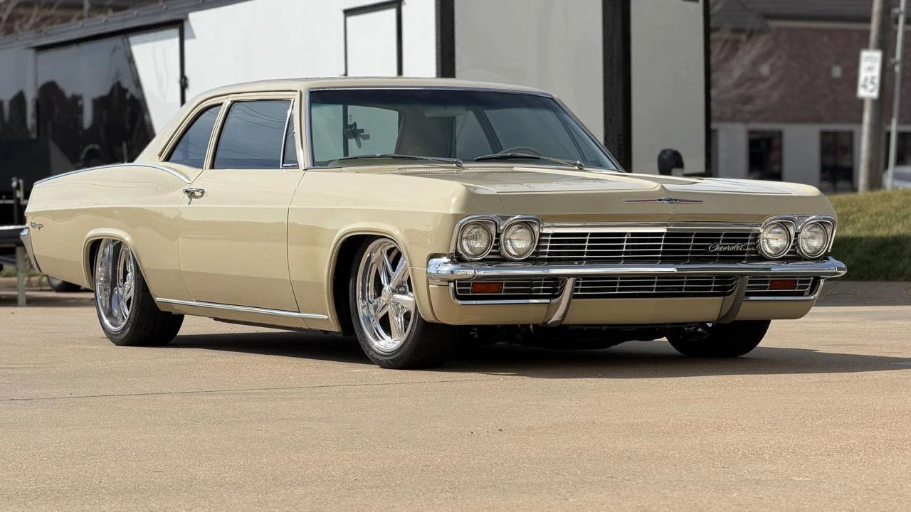 1965 Chevrolet Biscayne - Image 22 of 31