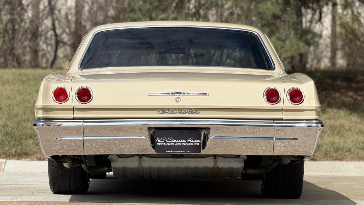 1965 Chevrolet Biscayne - Image 13 of 31